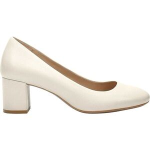 NWT Aerosoles eye candy pumps, bone leather. Size 8.